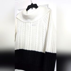 Suzy Chier color block sweater  Size M